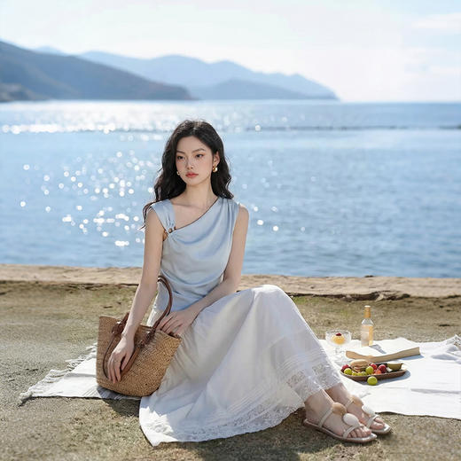 西遇白色蕾丝半身裙女2026年春季新款松紧腰设计感中长款A字裙E0060186 商品图4