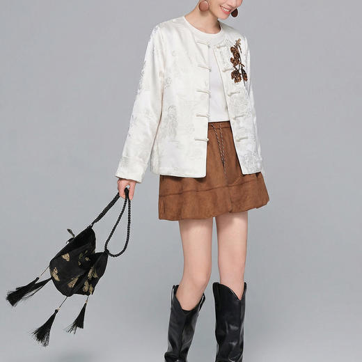 「自」全新升级【铂金会员413/天猫559/差价146】(15439)洛诗琳气质新中式缎面提花外套2026春季新款国风刺绣上衣 商品图3