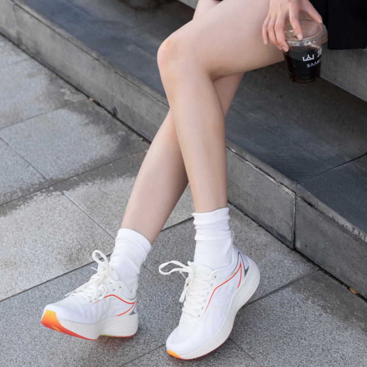 LOTTO乐途碳板跑鞋|回弹科技+缓冲轻量EVA中底，强稳定防崴脚，男女同款