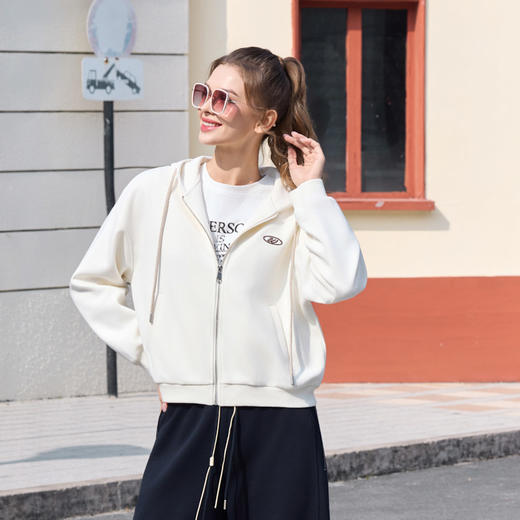 半身缘女装 春季潮流宽松精致刺绣拉链连帽卫衣261113P08040027 商品图2