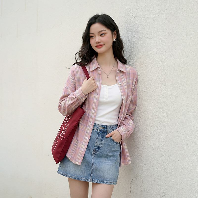 西遇韩系粉色格子衬衫女2026年春季新款慵懒风翻领宽松衬衣外套E0060171