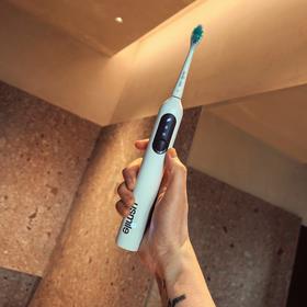 [屁侠推荐]Usmile 笑容加 P10电动牙刷 全自动牙刷 缓震刷头不伤牙 高磨圆率刷头 超长续航IPX8防水 