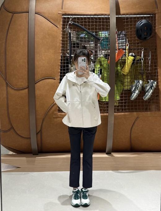 一店k （一批小整单！）诗诗代盐同款！26早春心动户外单品！70D GORE-TEX 2L面料！无束缚上身太舒服啦！宽松不臃肿包容性绝了！小个子穿显精神！微胖穿藏肉肉！女士微拉绒连帽防风夹克外套！ 商品图6