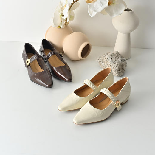 经典鲨2026年春专柜新款复古牛皮革3.5cm粗跟气质浅口单鞋女KW117-617011 商品图1