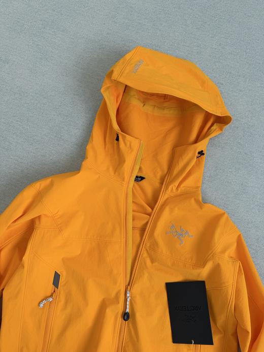 点此购买 始祖鸟gamma hoody春秋季不加绒软壳男女情侣款冲锋衣 ggd 341725 商品图8