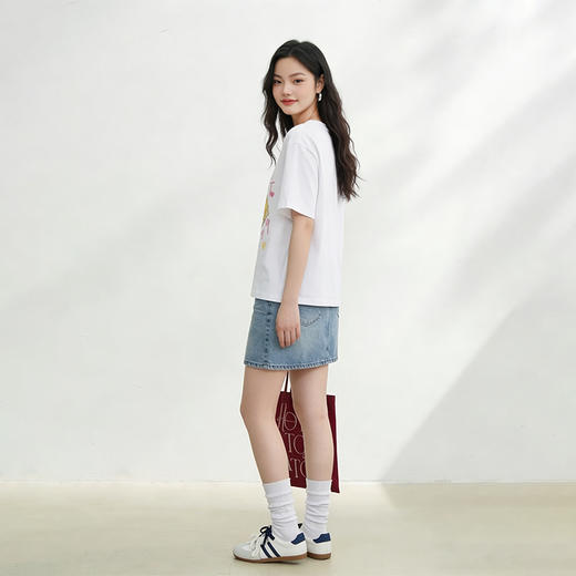 西遇白色短袖T恤女2026年春季新款休闲圆领半袖印花宽松上衣E0060174 商品图4