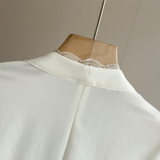 「自」全新升级【铂金会员468/天猫629/差价161】(14217)洛诗琳气质蕾丝花边V领西装2026年春季高级感七分袖外套女 商品图2