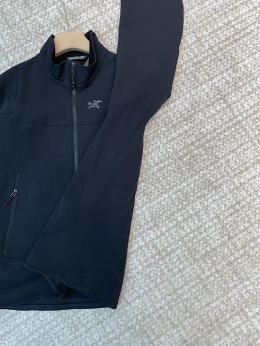 点此购买 始祖鸟JACKET LT春秋季男士软壳立领冲锋衣夹克 ye 341680 商品图12