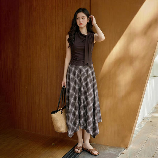 西遇学院风格子半身裙女2026年春季新款气质不规则中长款大摆裙E0060185 商品图3