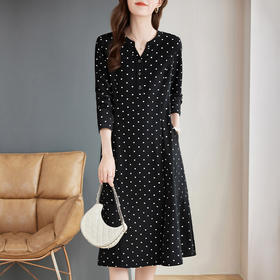 早春波点长袖连衣裙女春装2026新款洋气大码V领女士裙子高级感
