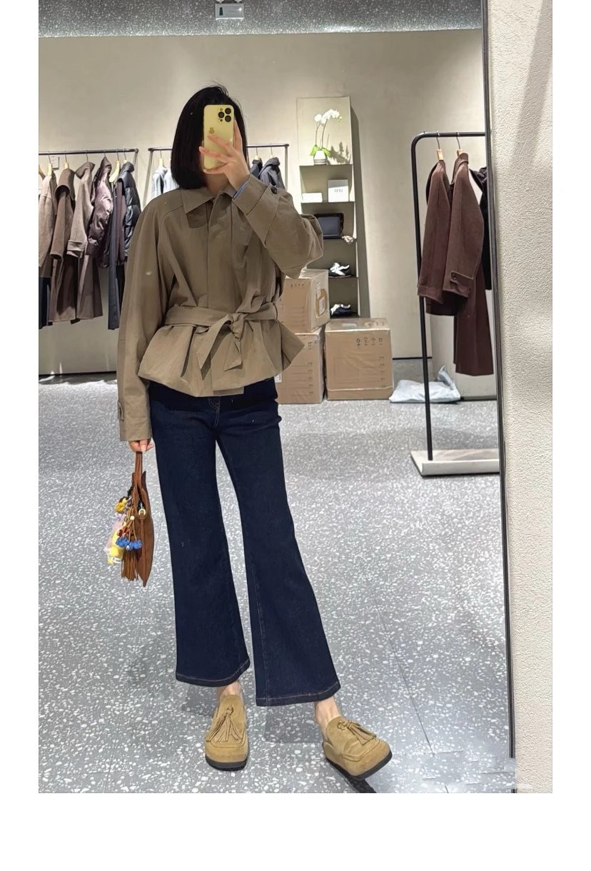 一店k （活性染工艺！）26早春新款！被狂夸的微喇牛仔裤！精致到每一个细节！原色牛仔配黄色明线撞色复古感拉满！版型无敌，上身时髦精即视感！九分微喇显得腿又细又长！梨形、小粗腿都能完美适配！闭眼冲！