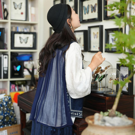 【林栖设计小店】花间栩蝶|复古绣花拼桑蚕丝2026夏新款马面裙马甲1962070 商品图2