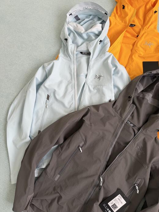 点此购买 始祖鸟gamma hoody春秋季不加绒软壳男女情侣款冲锋衣 ggd 341725 商品图4