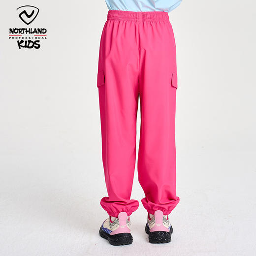 诺诗兰童装 儿童速干工装裤  ，采用TA级抗菌黑科技，持久清新无异味。吸湿速干科技快速导出汗液，保持皮肤干爽舒适。四面弹力面料灵活伸展，让孩子自由奔跑不束缚。CO150168 商品图6