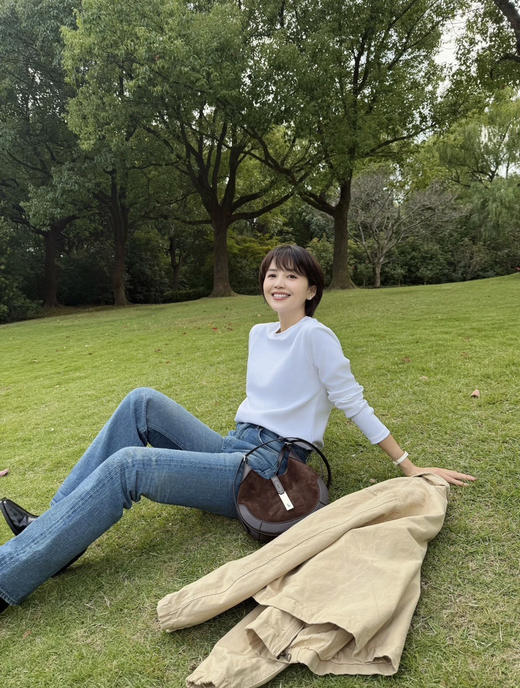 【秒杀价已调 直接拍】​小禾 极简风男女同款 宽松圆领100%精梭丝柔绵 长袖 T恤 商品图1