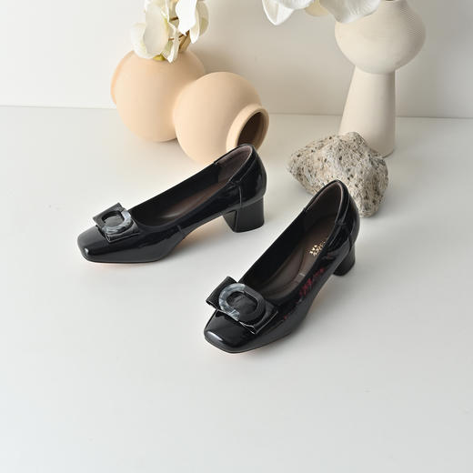 经典鲨2026年春季专柜新品牛皮革时尚方头中粗跟浅口单鞋女KW333-617021 商品图2