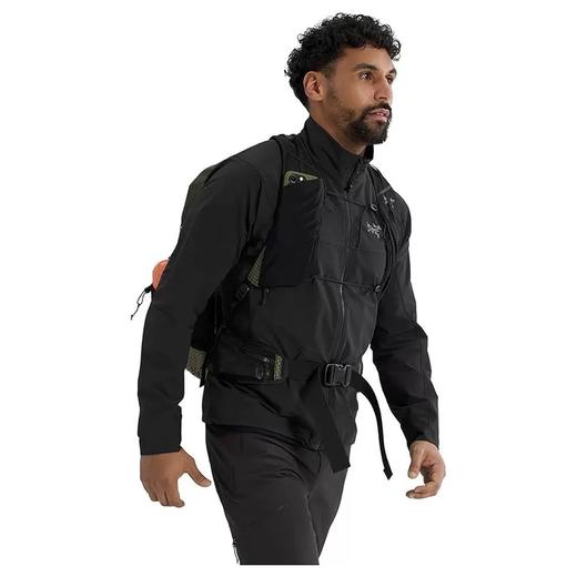 点此购买 始祖鸟JACKET LT春秋季男士软壳立领冲锋衣夹克 ye 341680 商品图4