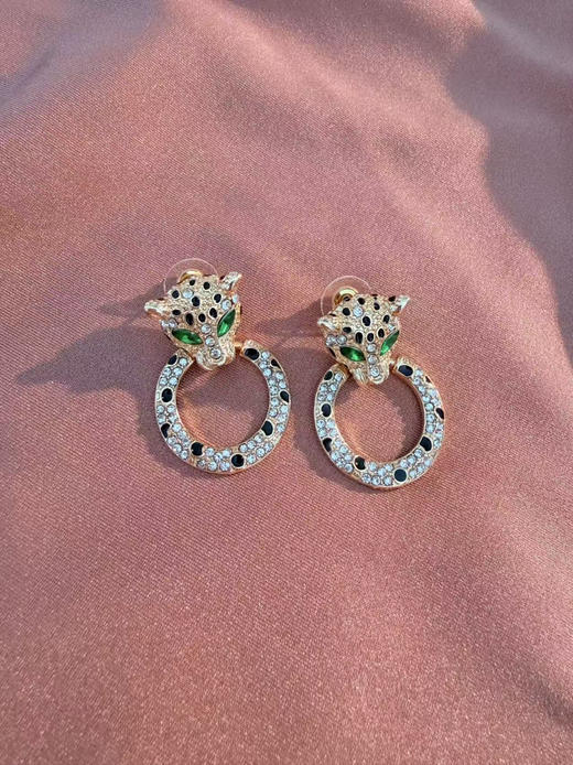 “女王属性”豹子耳钉 商品图1