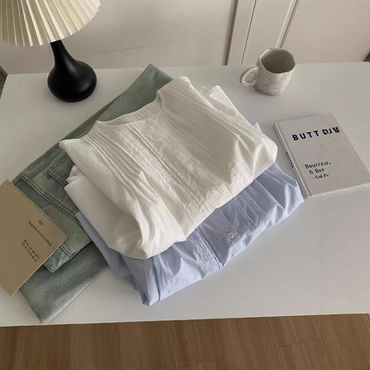 法式甜美捏褶花边圆领白色衬衫！2026女文艺复古灯笼长袖纯棉衬衣开衫春款！ 商品图3