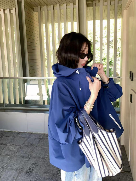 专业三防柜上城市连帽登山收腰显瘦冲锋衣外套 商品图6