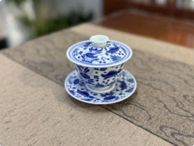 柴窑青花鱼藻纹盖碗