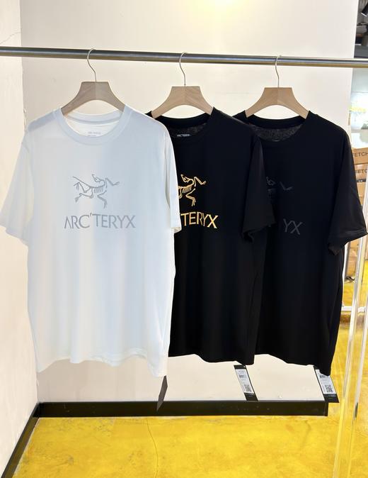 点此购买 始祖鸟Arc'word Logo春夏季男女款黑金字母印花圆领短袖T恤 ye 341645 商品图0
