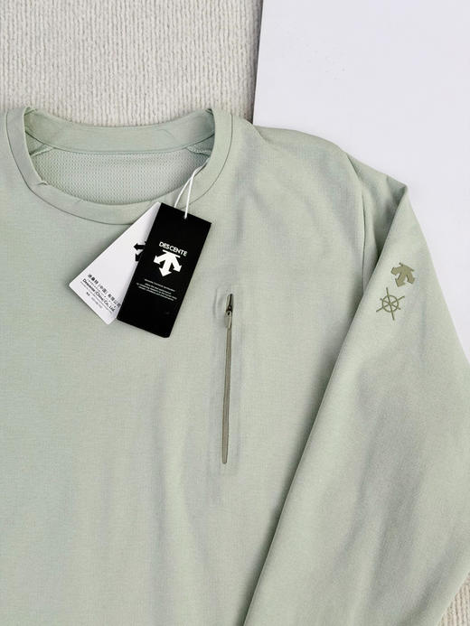 原单正品迪桑特 BLANC|ALLTERRAIN系列男士无缝长袖套头上衣，
颜色：黑色 绿色
尺码：m l xl xxl 商品图3