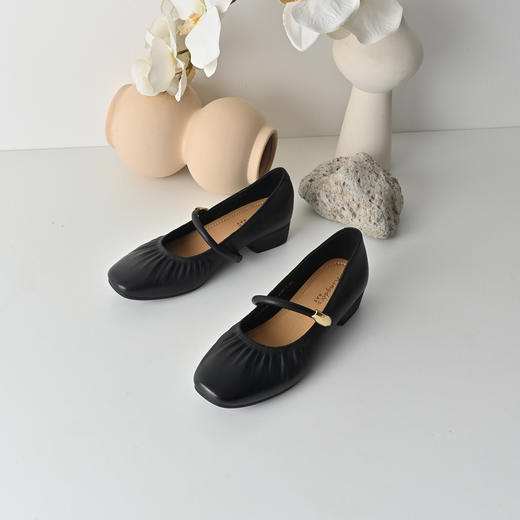 经典鲨2026年春专柜新品羊皮革3.5cm中粗跟一脚蹬浅口单鞋女KW289-617011 商品图1