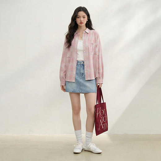 西遇韩系粉色格子衬衫女2026年春季新款慵懒风翻领宽松衬衣外套E0060171 商品图1