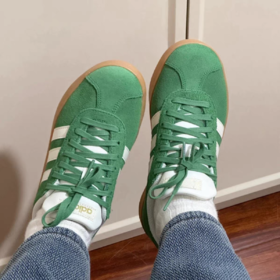 阿迪达斯 399.9元 休闲鞋 (线上线下同时在售不保证有货，无原鞋盒介意勿拍）553944-TY