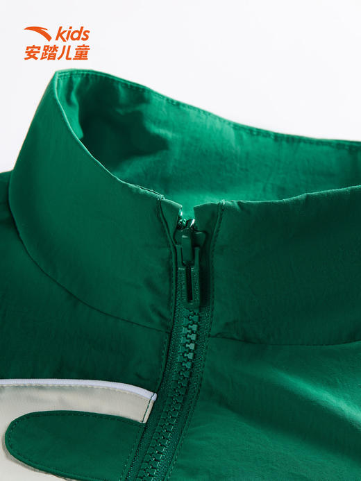 安踏儿童男大童丝光绒运动上衣2026年上新款保暖青少年厚外套352621603 商品图2