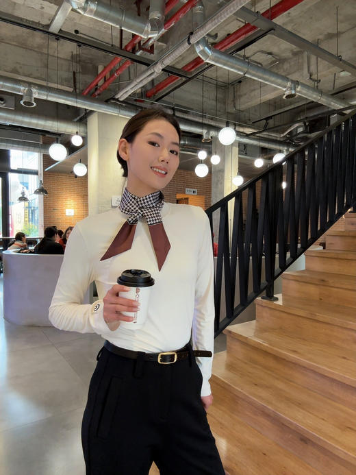 【纸片人系列】噢蜜ooomeooo高弹修身正肩月亮刺绣长袖t“限时赠送丝巾” 商品图5