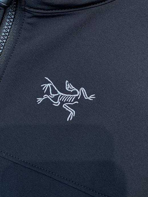 点此购买 始祖鸟JACKET LT春秋季男士软壳立领冲锋衣夹克 ye 341680 商品图13