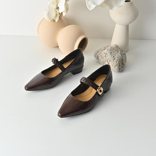 经典鲨2026年春专柜新款复古牛皮革3.5cm粗跟气质浅口单鞋女KW117-617011 商品图3