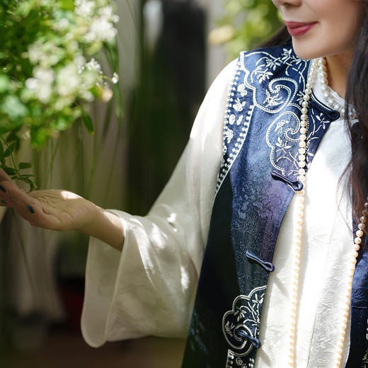 【林栖设计小店】花间栩蝶|复古绣花拼桑蚕丝2026夏新款马面裙马甲1962070 商品图3