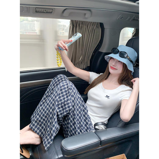 <曾小咸推荐>韩系镂空字母刺绣短袖t恤上衣【预售款，预计3-15天！！】 商品图3