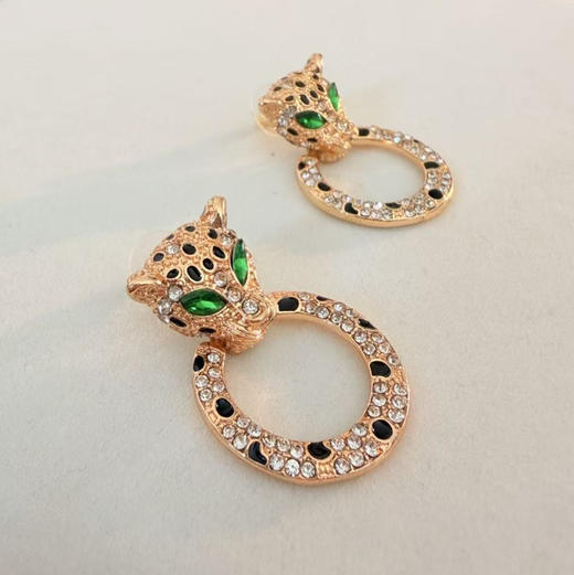 “女王属性”豹子耳钉 商品图0