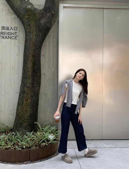 一店k （活性染工艺！）26早春新款！被狂夸的微喇牛仔裤！精致到每一个细节！原色牛仔配黄色明线撞色复古感拉满！版型无敌，上身时髦精即视感！九分微喇显得腿又细又长！梨形、小粗腿都能完美适配！闭眼冲！ 商品图8