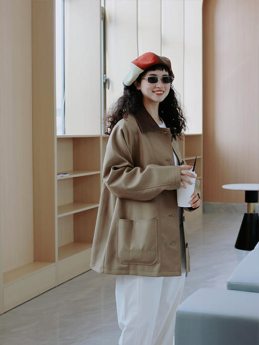 【源头工厂  大牌范风衣/夹克】72小时内发货 中长款和短款可选 随便内搭一件白T 上身都很有气质~ 商品图4