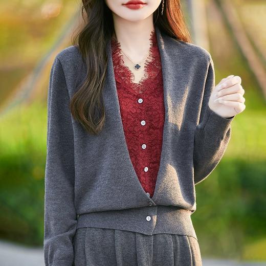 雀说蕾丝拼接假两件针织开衫女新款精纺羊毛长袖保暖打底毛衣上衣 ALWNS-3370-60 商品图1