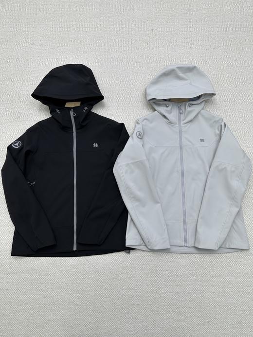 点此购买 可隆春秋季女士户外防风防泼水软壳外套 zc 341603 商品图0