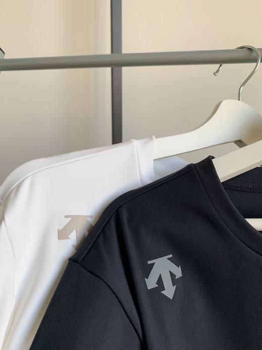 点此购买 迪桑特春秋季男士内搭长袖T恤 bk 341641 商品图7