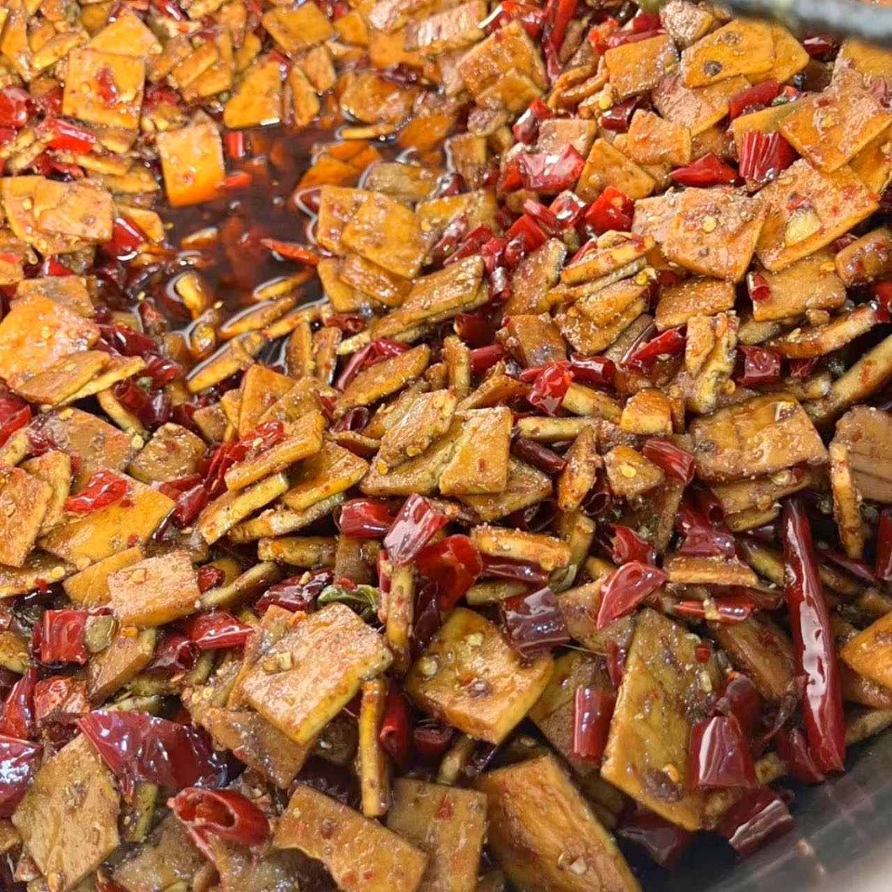 【斌哥优选】四川冷吃大集合。认准正宗自贡味道，每日现炒，都是短保。辣的斯哈斯哈，根本停不下来。