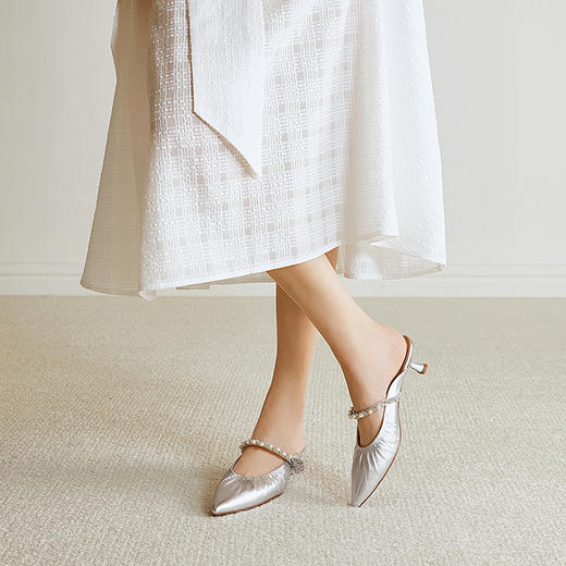 【静音系列】千百度细高跟褶皱包头拖女2026夏季新款外穿凉拖鞋A26285618 商品图4