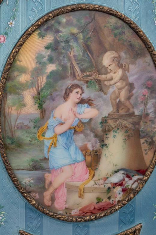 独角鹿西洋古董1920年代瑞士HASE GENEVE工坊出品铜鎏金精雕装饰蓝色珐琅人物主题瓷面报时座钟 商品图7