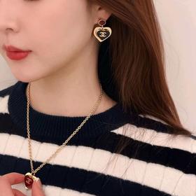 chanel 26p  限定款红黑撞色珐琅爱心耳钉（XTY）