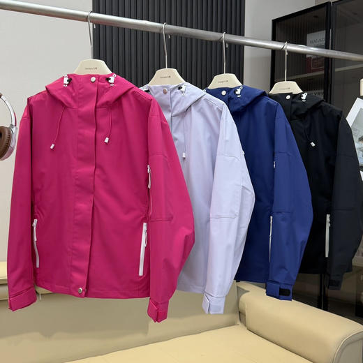 专业三防柜上城市连帽登山收腰显瘦冲锋衣外套 商品图9