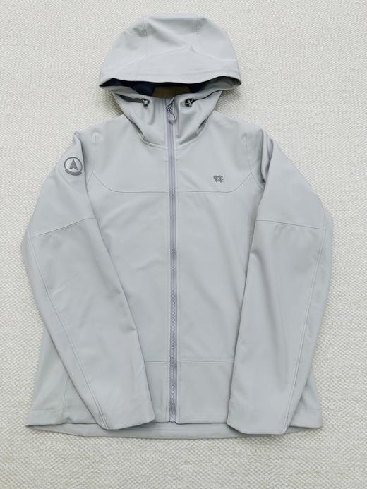 点此购买 可隆春秋季女士户外防风防泼水软壳外套 zc 341603 商品图1