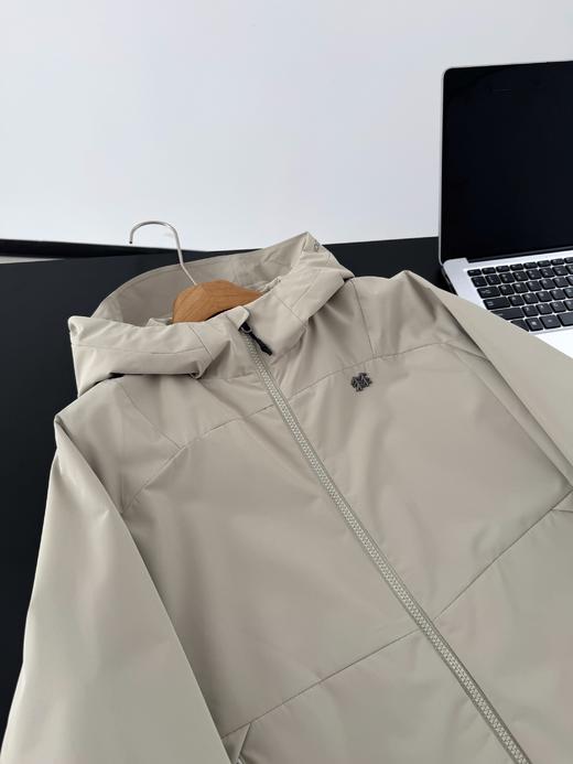 点此购买 可隆春秋季女士防风防泼水连帽冲锋衣 bk 341611 商品图12