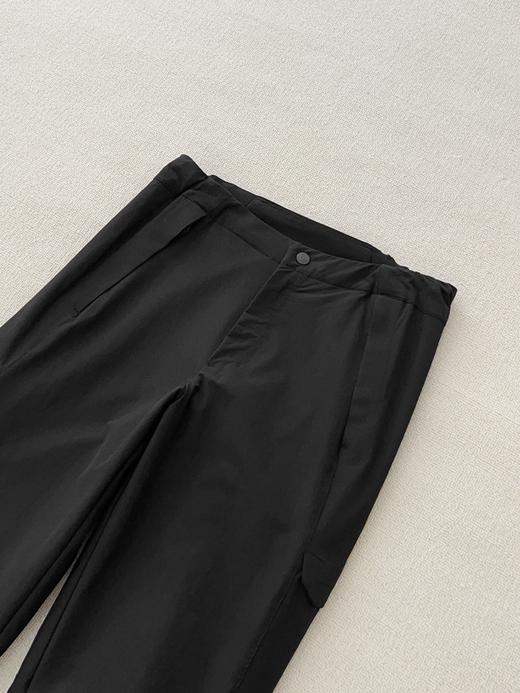 点此购买 始祖鸟Gamma Pant春秋季女士黑色软壳长裤 37 341697 商品图8